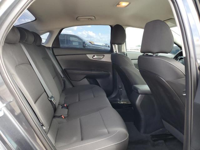 3KPF24AD3ME369221 KIA FORTE FE