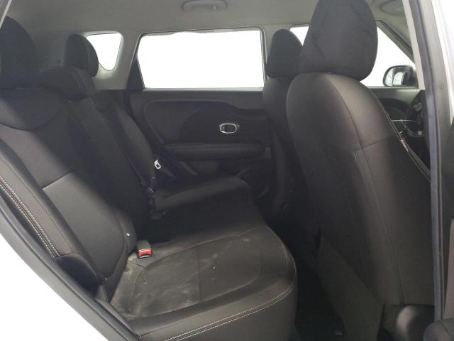KNDJN2A27J7588022 KIA Soul