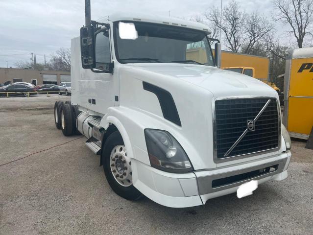 Salvage cars for sale from Copart Grand Prairie, TX: 2010 Volvo VN VNL