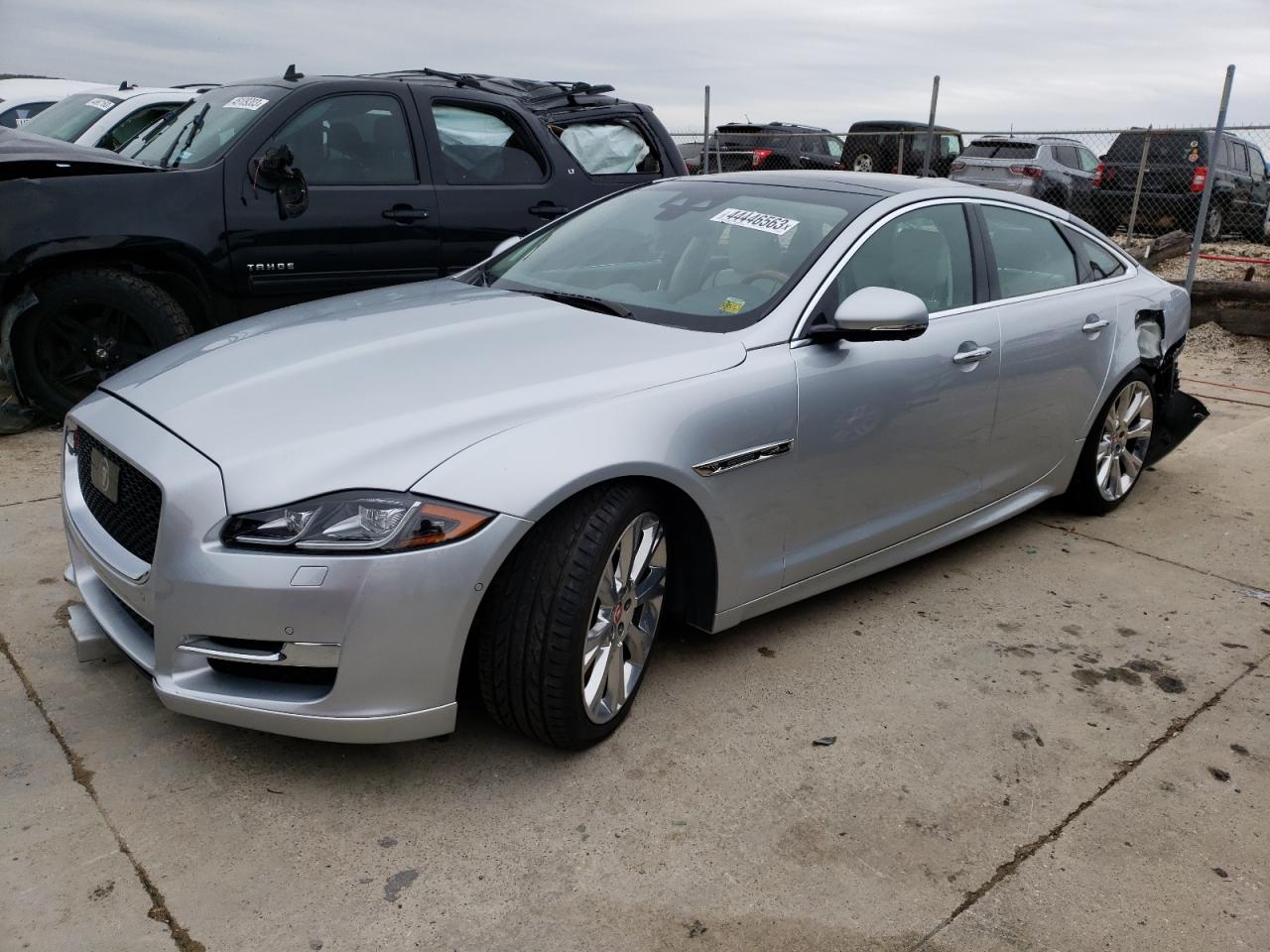 SAJWA1CE3KMW21024 JAGUAR XJ SUPERCH 2019