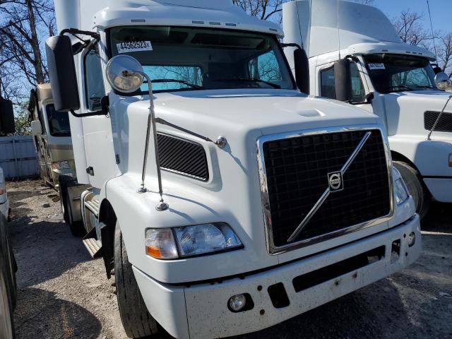 Vehiculos salvage en venta de Copart Louisville, KY: 2013 Volvo VN VNM