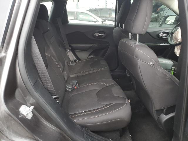 1C4PJMCS7FW686060 Jeep Cherokee Latitude