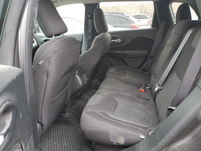 1C4PJMCSXHW557913 Jeep Cherokee Latitude