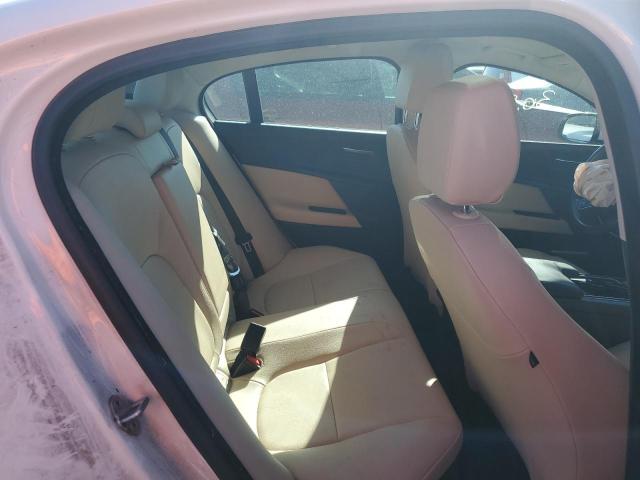 2017 JAGUAR XE - SAJAR4BG3HA962375