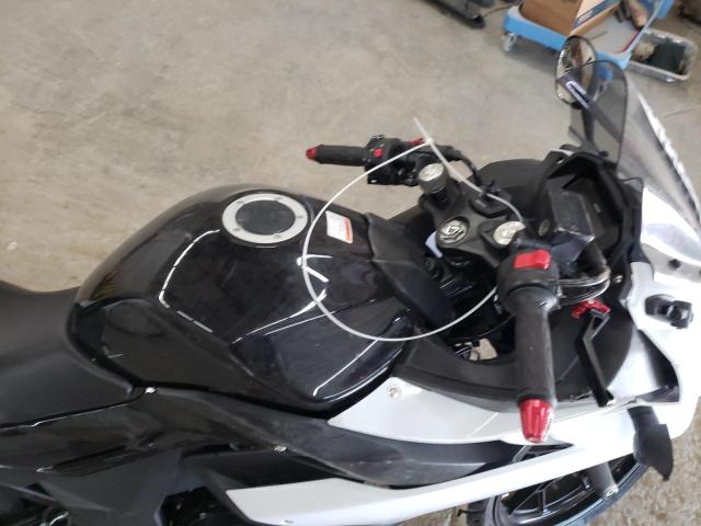 2018 SUZUKI GSX250R LC6DN11A6J1100692