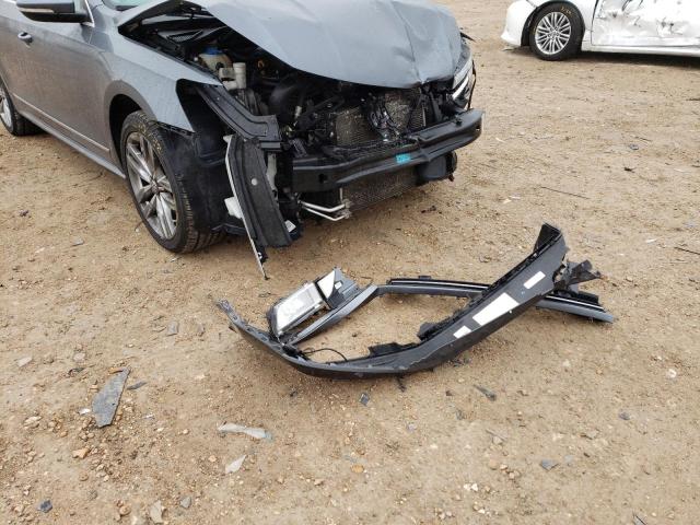 2017 VOLKSWAGEN PASSAT SEL - 1VWCT7A33HC083758