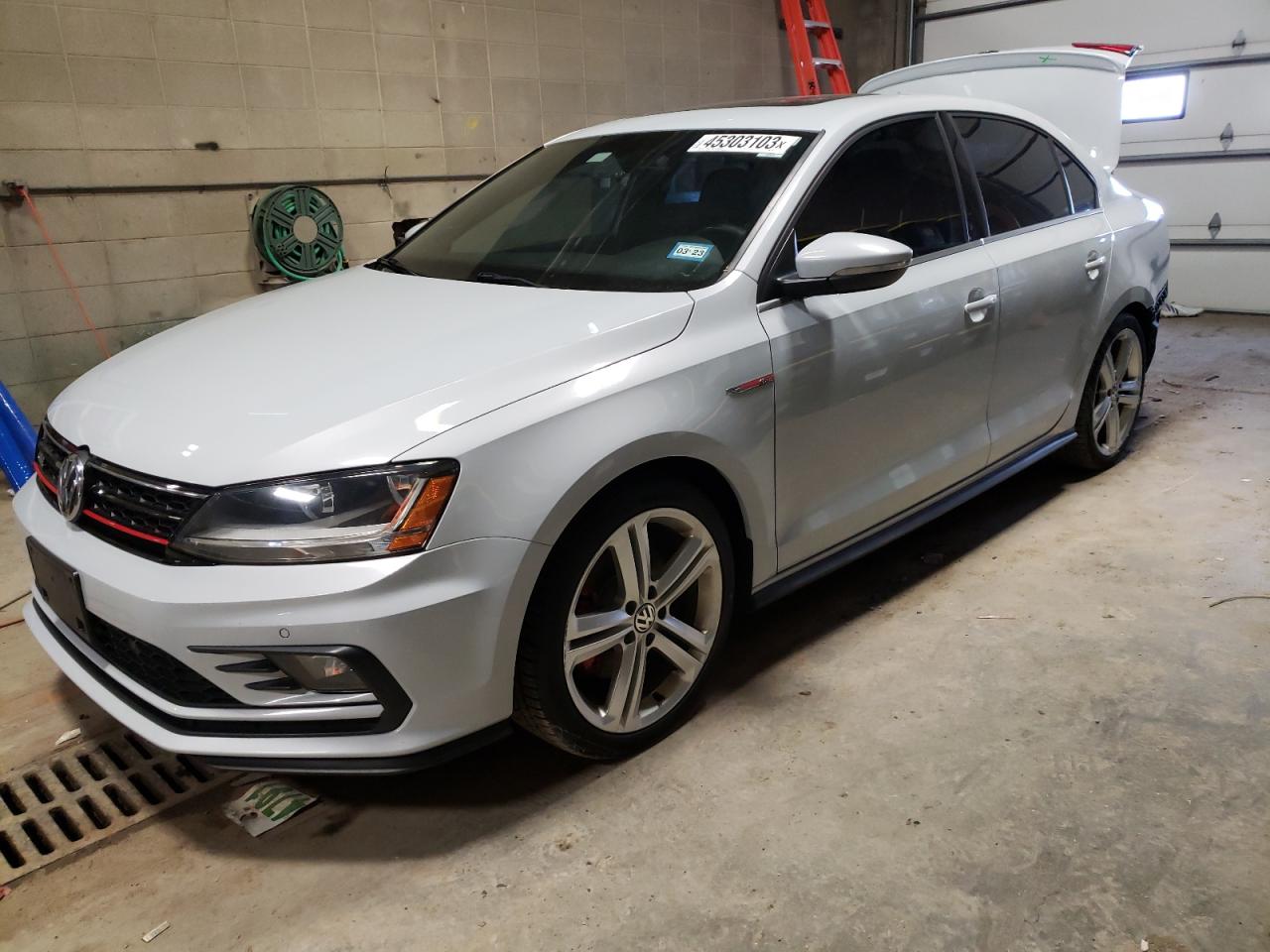 VW Jetta gli White