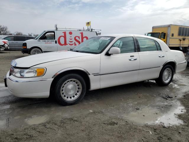 2001 Lincoln Town Car Executive