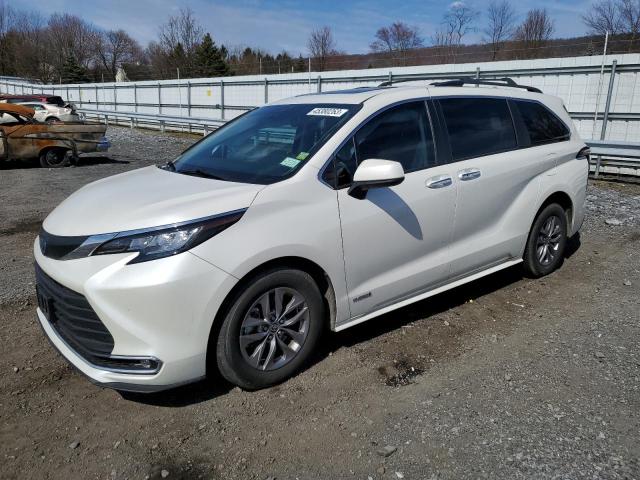 2021 Toyota Sienna XLE