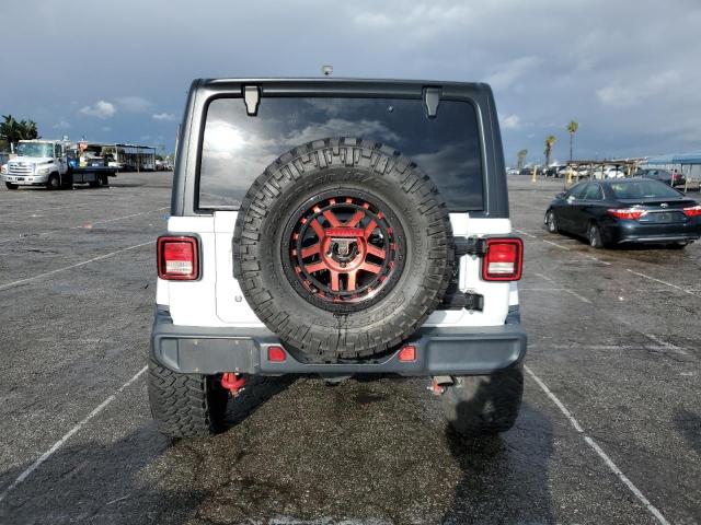 1C4HJXEG7JW225108 Jeep Wrangler Unlimited Sahara