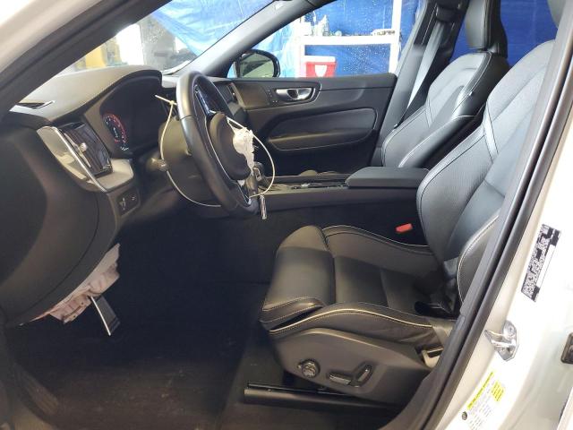 2021 VOLVO XC60 YV4102DM9M1824878