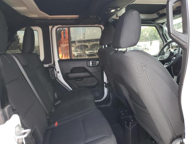 1C4HJXEG7JW225108 Jeep Wrangler Unlimited Sahara