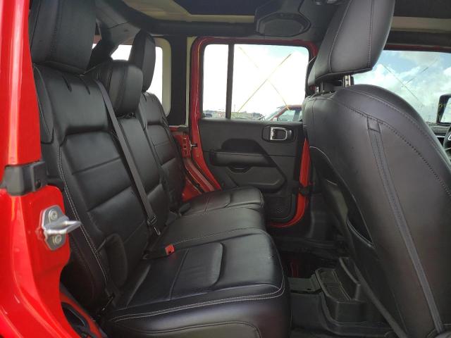 1C4HJXEGXJW185798 Jeep Wrangler Unlimited Sahara