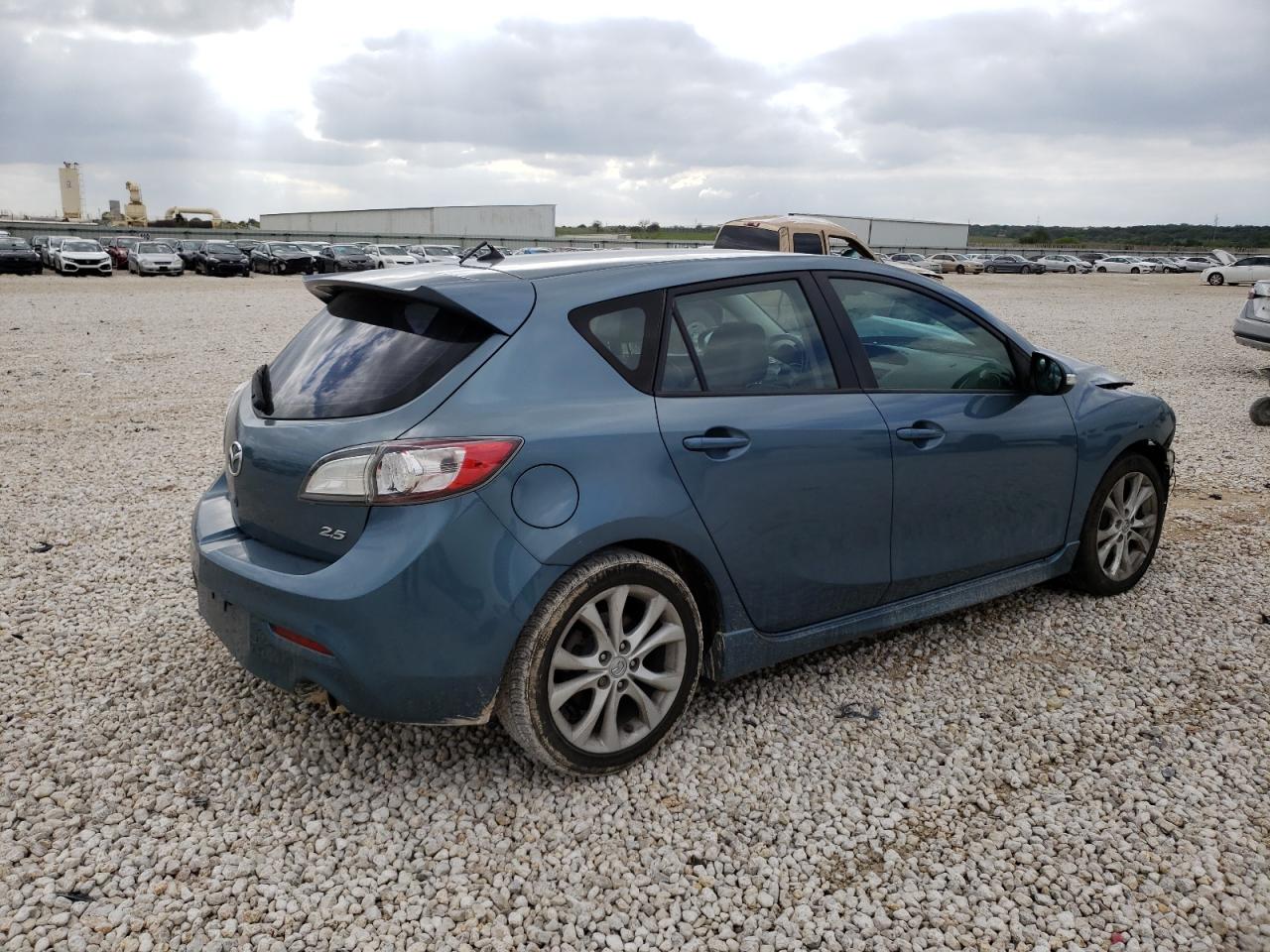 2010 Mazda 3 - Image 3