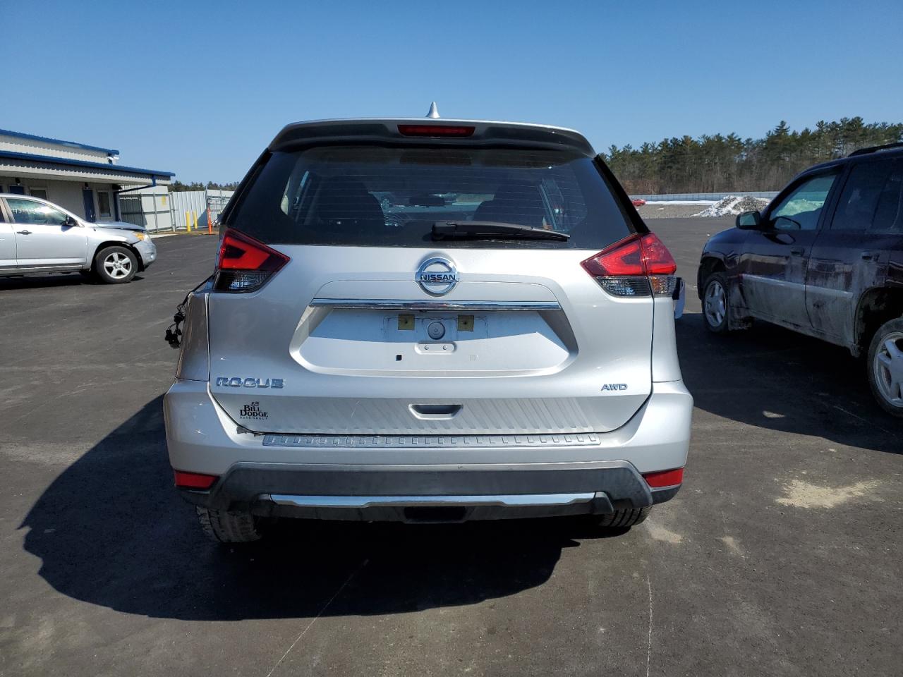 KNMAT2MV6HP613238 NISSAN ROGUE 2017