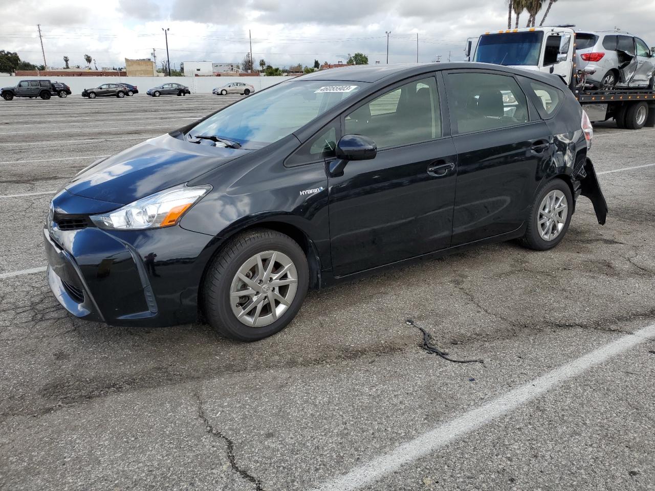 prius v