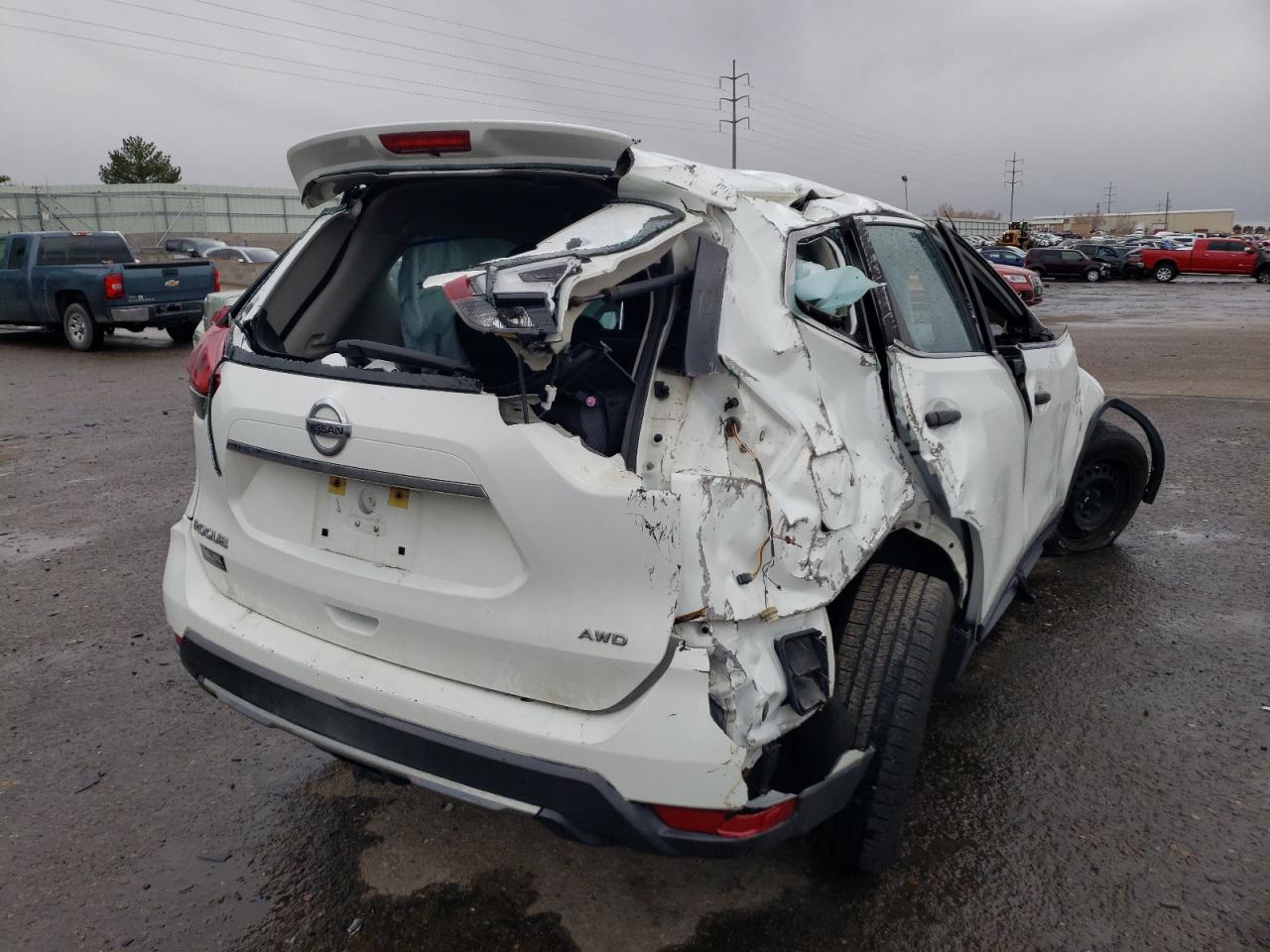 KNMAT2MV0HP548211 NISSAN ROGUE 2017