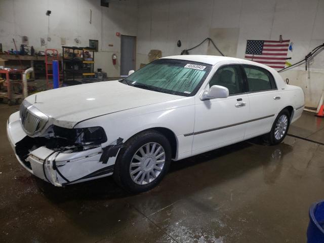 2005 Lincoln Town Car Signature