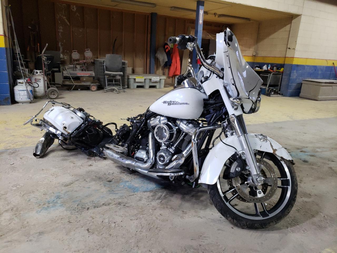 1HD1KRC15HB652909 HARLEY-DAVIDSON FLHXS STRE 2017