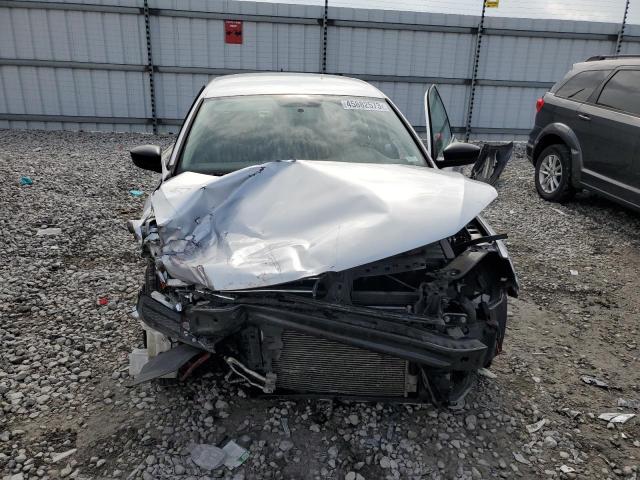  VOLKSWAGEN JETTA 2015 Серебристый