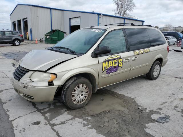 2005 Chrysler Town & Country LX