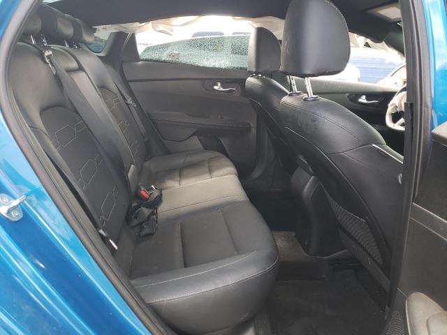 3KPF54AD4NE440709 KIA Forte Gt Line