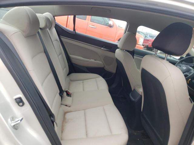 2018 HYUNDAI ELANTRA SE KMHD74LF8JU590586