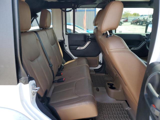 1C4BJWEGXJL847932 Jeep Wrangler Unlimited Sahara