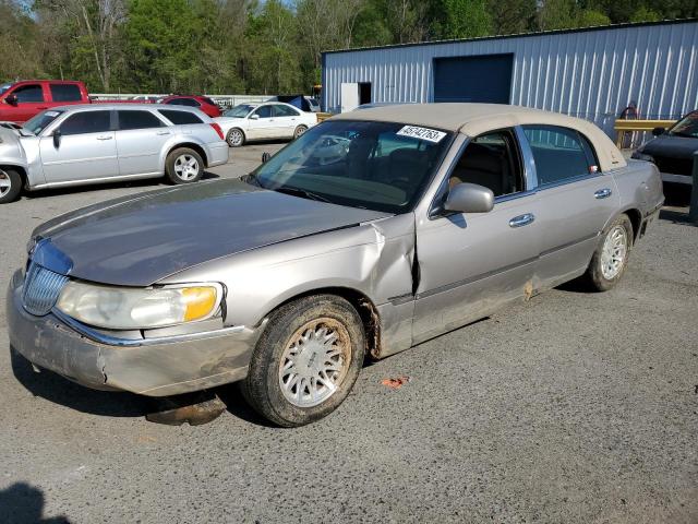 1999 Lincoln Town Car Signature