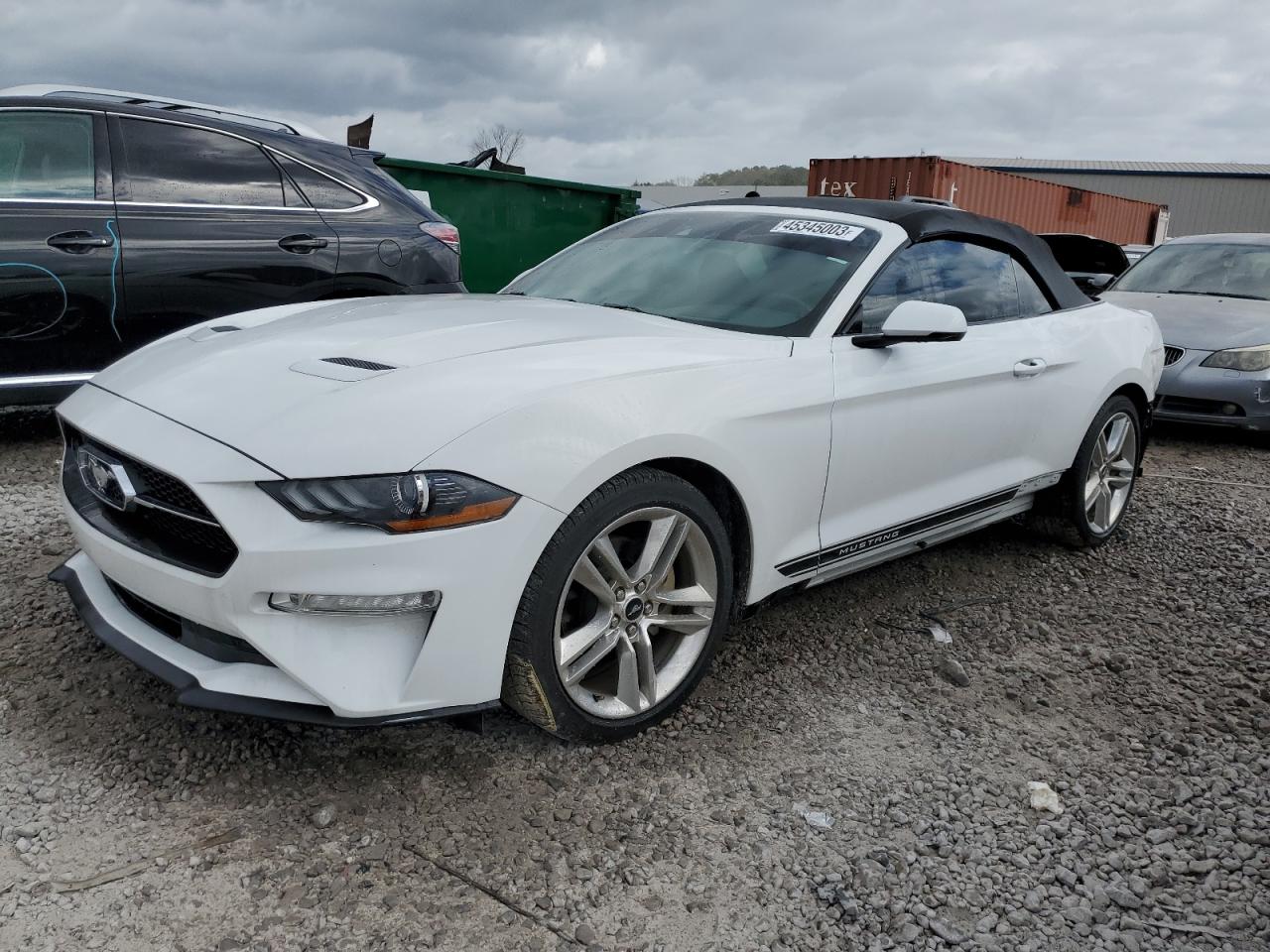 За рулём Ford Mustang 2020