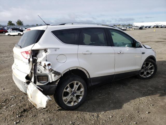 1FMCU9J90EUD18943 Ford Escape Titanium