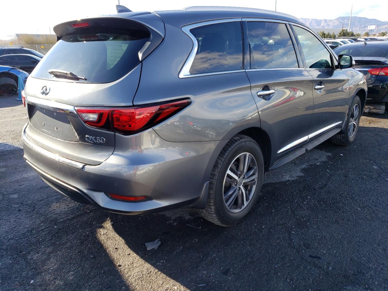 2019 Infiniti QX60 - Image 3