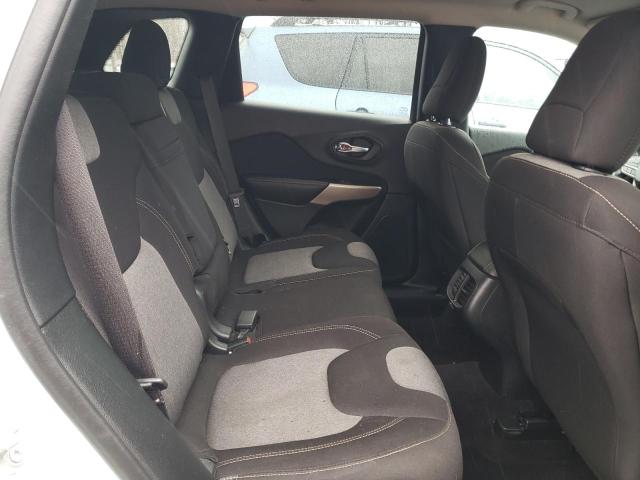 1C4PJLAB6HW652885 Jeep Cherokee Sport