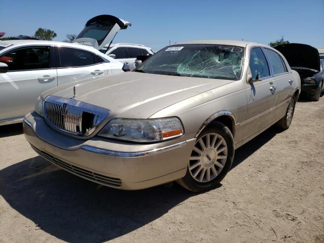 2004 Lincoln Town Car Executive