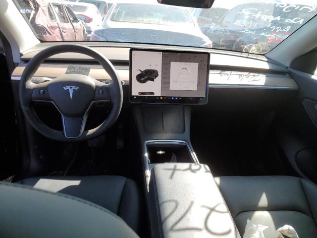 7SAYGAEE8NF427057 Tesla Model Y
