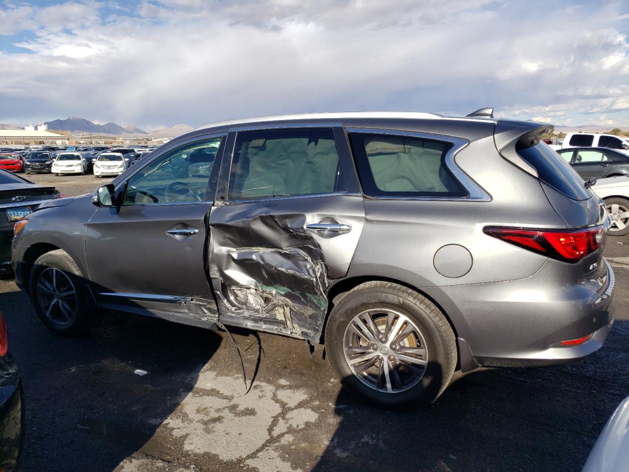 2019 Infiniti QX60 - Image 2