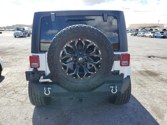 1C4BJWEGXJL847932 Jeep Wrangler Unlimited Sahara