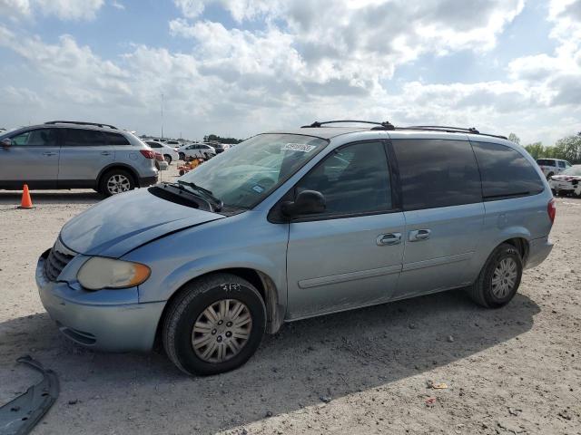 2005 Chrysler Town & Country LX