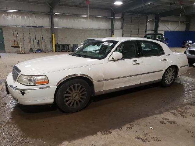 2003 Lincoln Town Car Signature