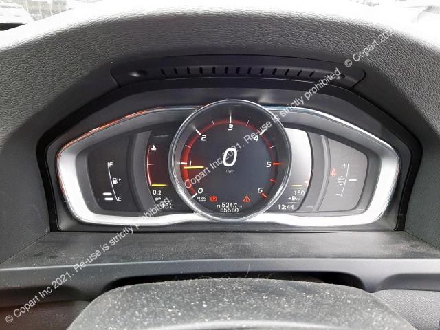 YV1FZA8C1J2058557 Volvo V60 Cross