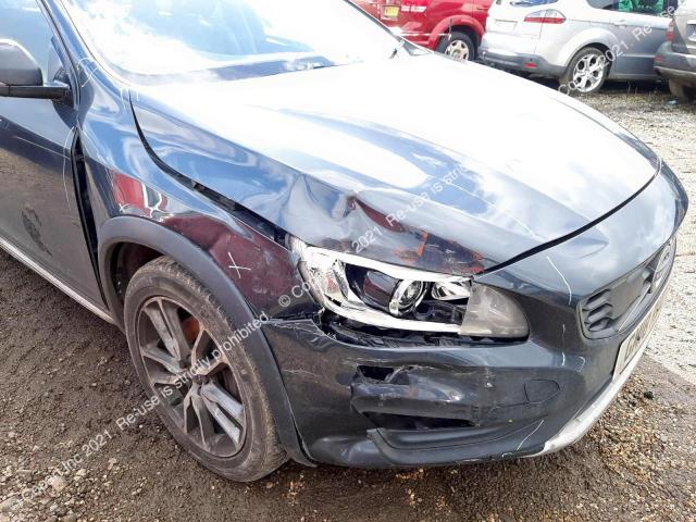 YV1FZA8C1J2058557 Volvo V60 Cross
