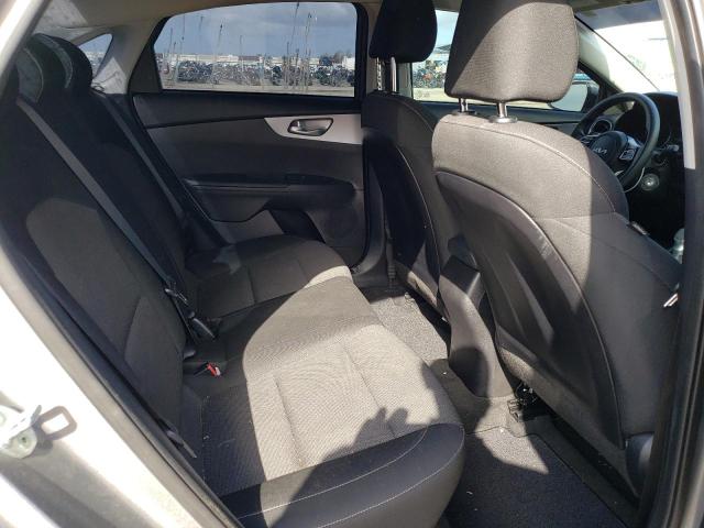 3KPF24AD7NE462471 KIA FORTE FE