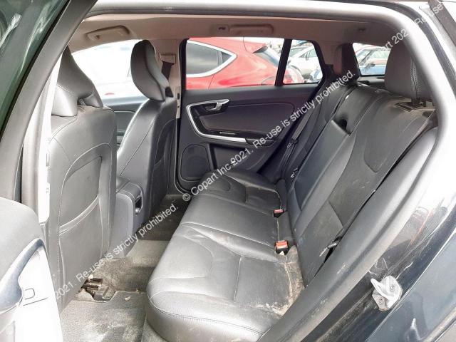 YV1FZA8C1J2058557 Volvo V60 Cross