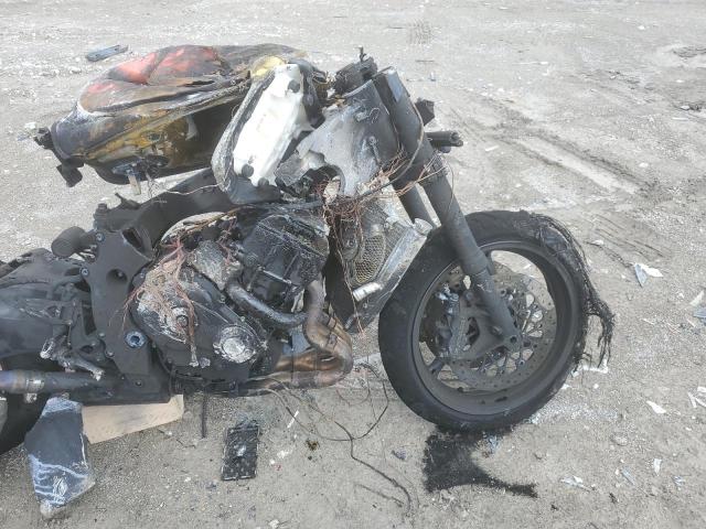 2022 SUZUKI GSX-R600 - JS1GN7FA1N7100481