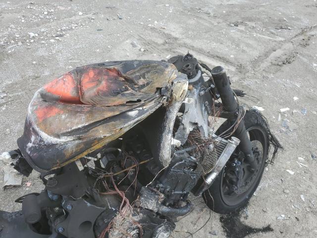 2022 SUZUKI GSX-R600 - JS1GN7FA1N7100481