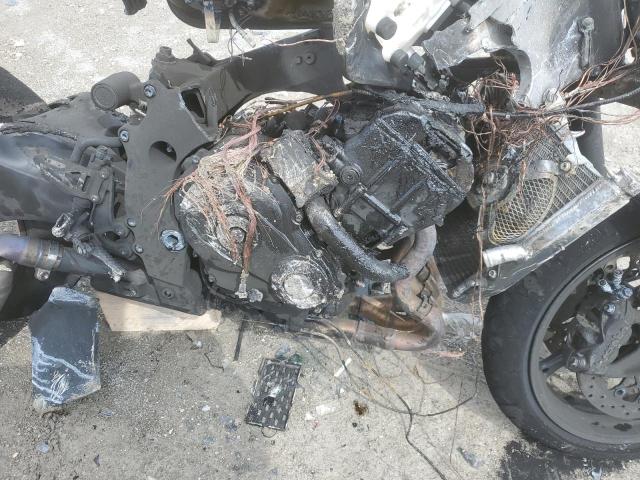 2022 SUZUKI GSX-R600 - JS1GN7FA1N7100481