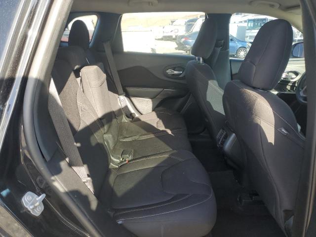 1C4PJLCB0GW256401 Jeep Cherokee Latitude