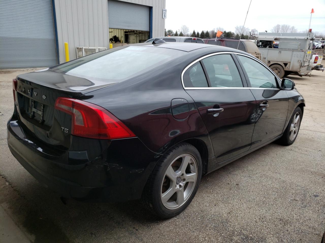 2012 Volvo S60 T5 vin: YV1622FS4C2048435