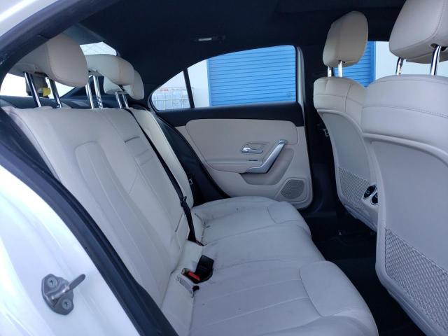 WDD3G4FB5KW005886 Mercedes-Benz A 220 4matic