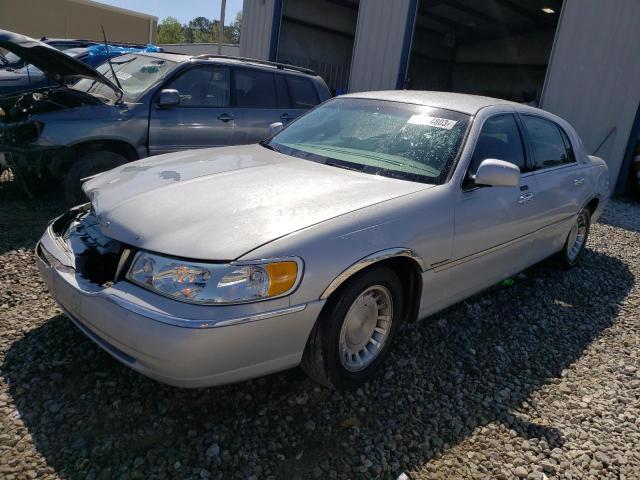 2002 Lincoln Town Car Executive